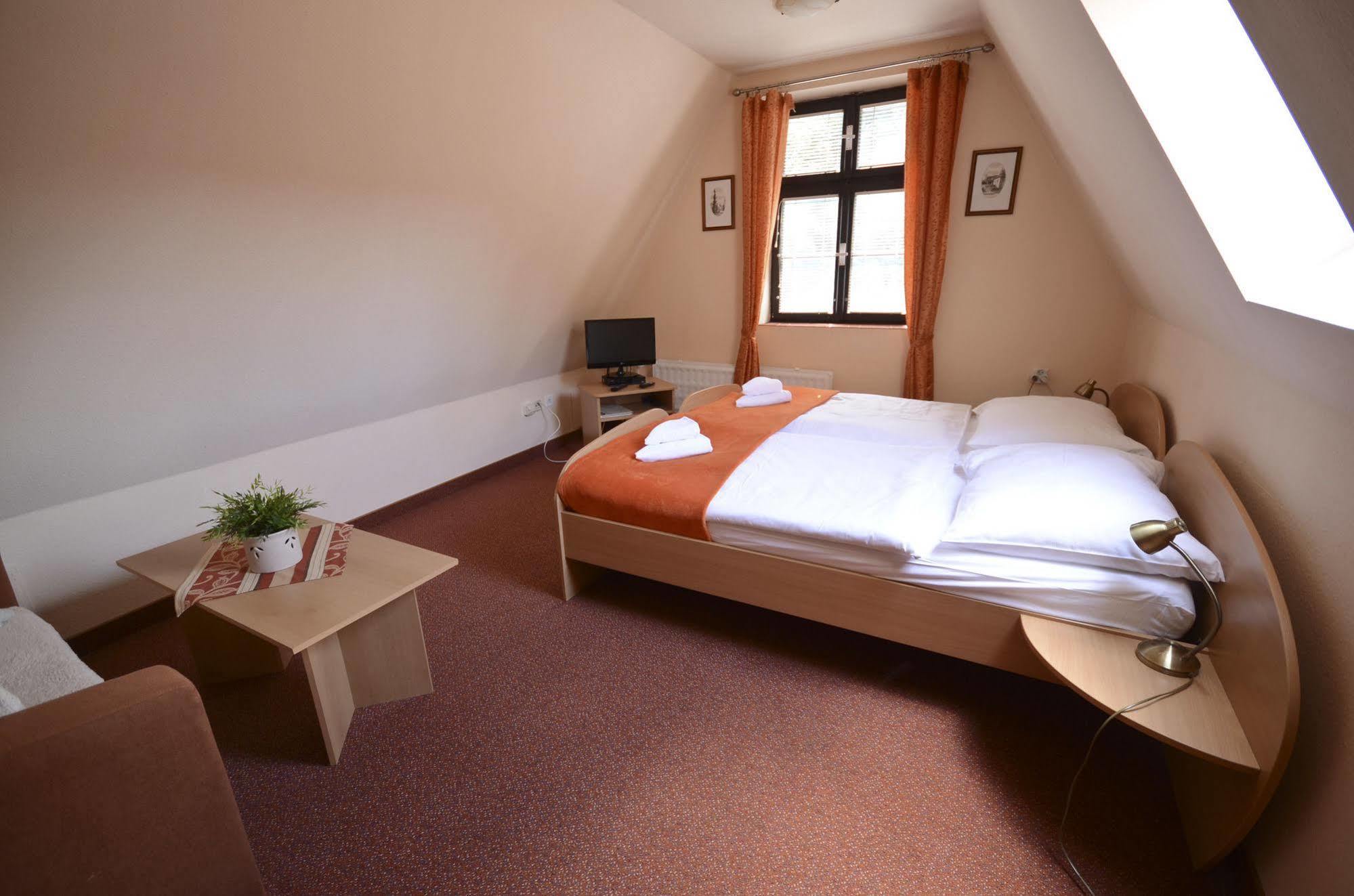 Hotel Paradies Teplice Dış mekan fotoğraf