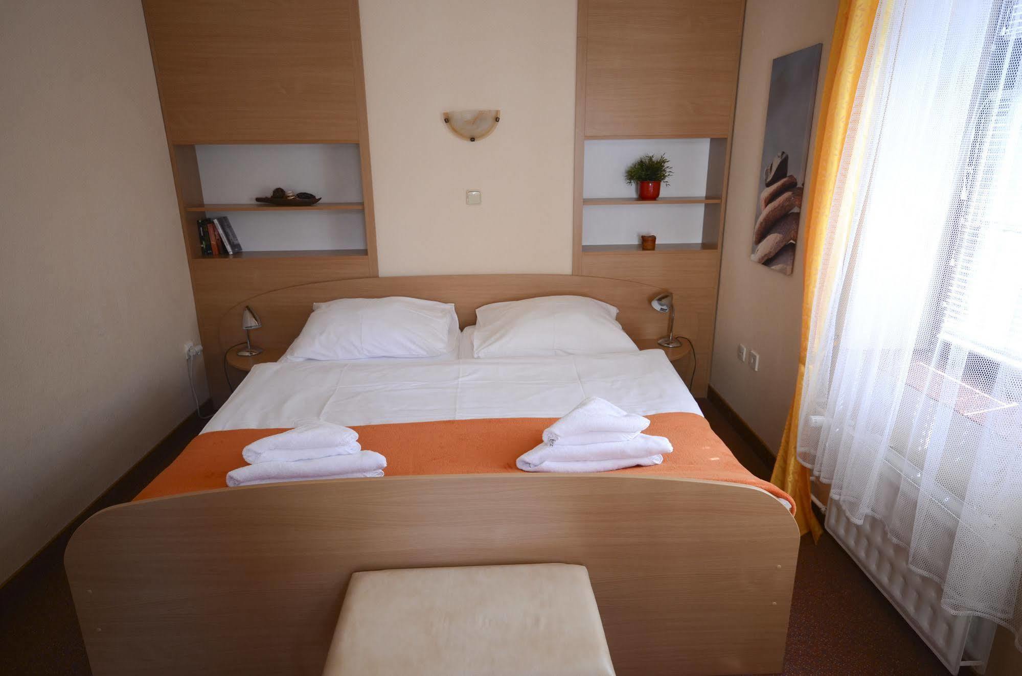 Hotel Paradies Teplice Dış mekan fotoğraf