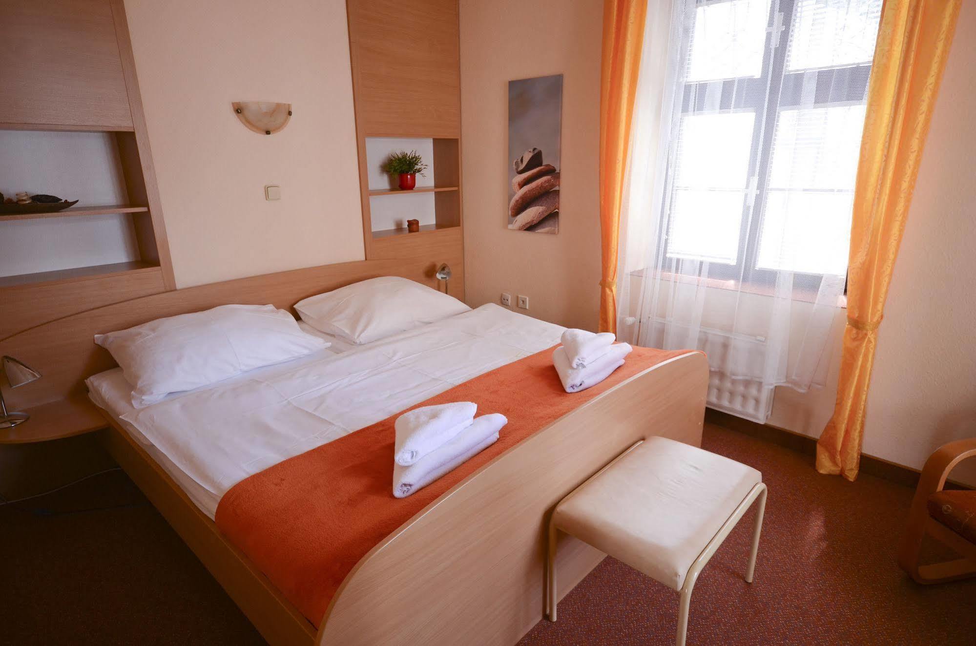 Hotel Paradies Teplice Dış mekan fotoğraf