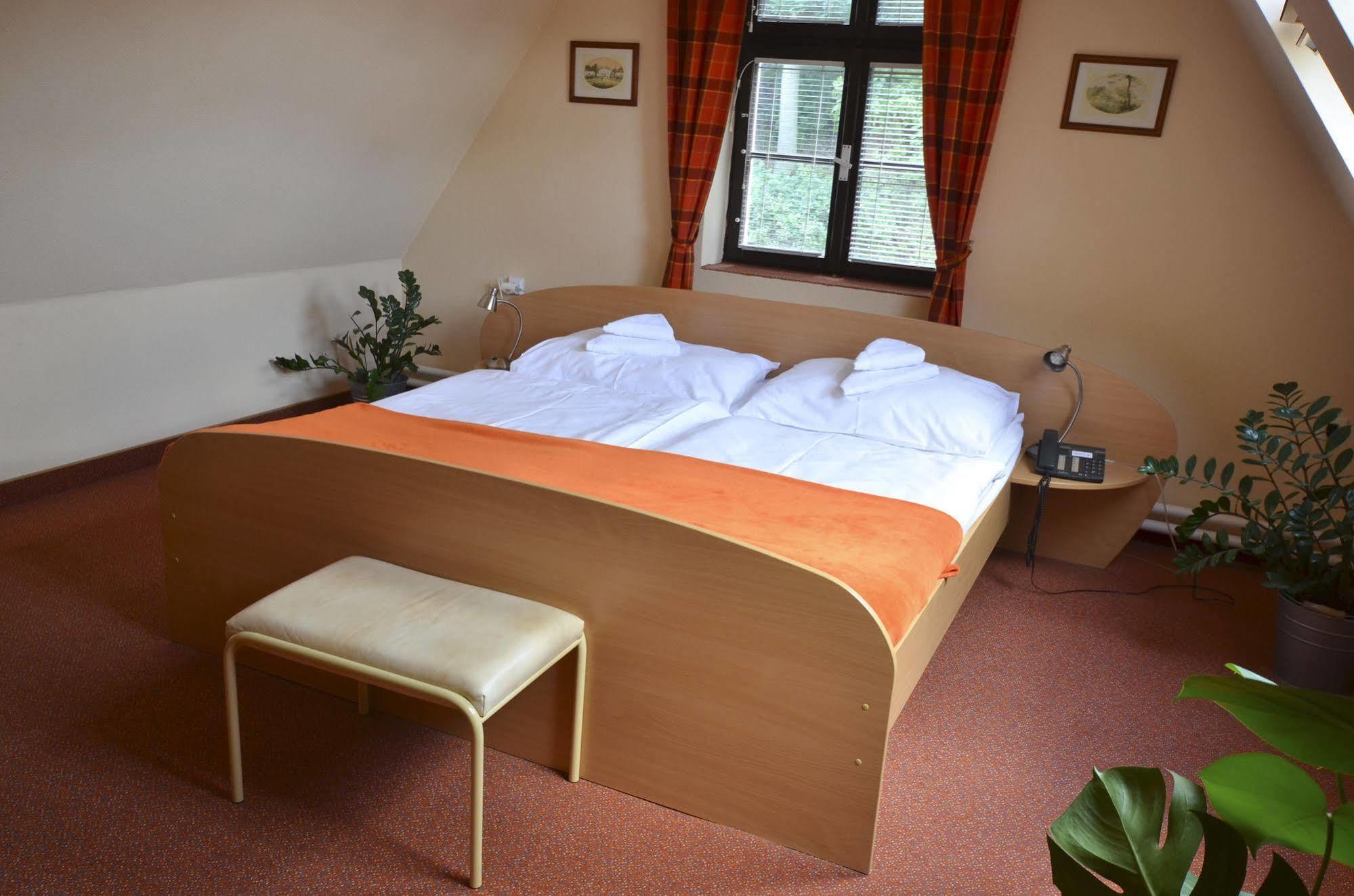 Hotel Paradies Teplice Dış mekan fotoğraf